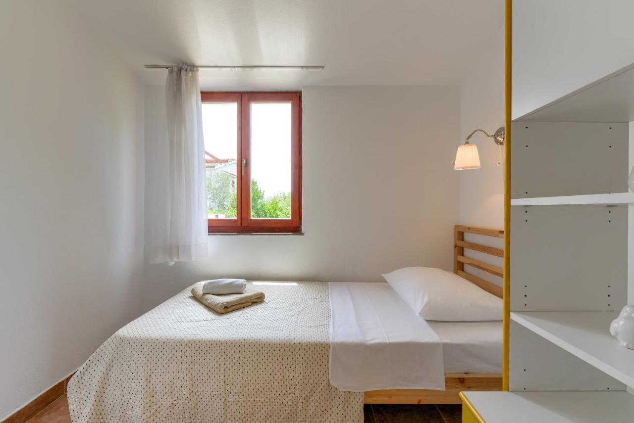 Apartments Andi Petrcane Bagian luar foto