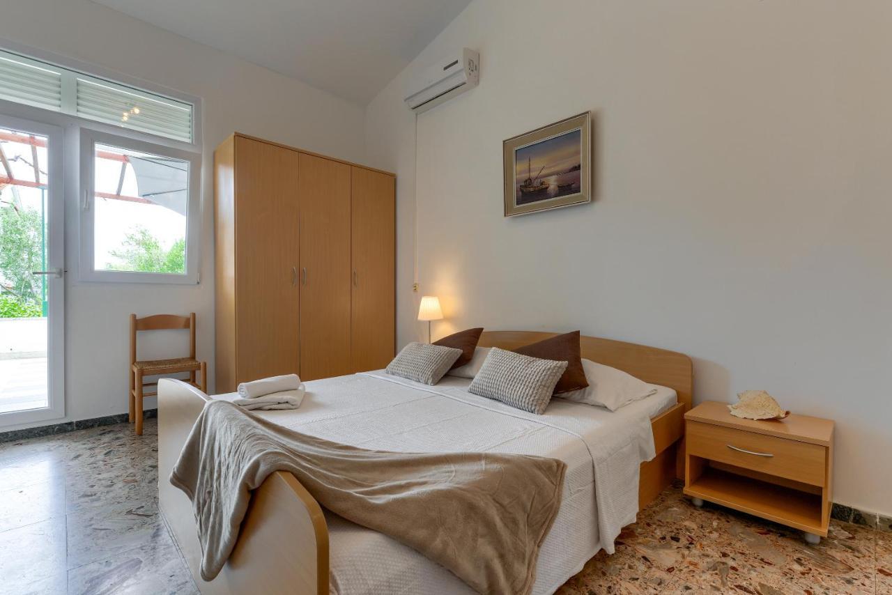 Apartments Andi Petrcane Bagian luar foto