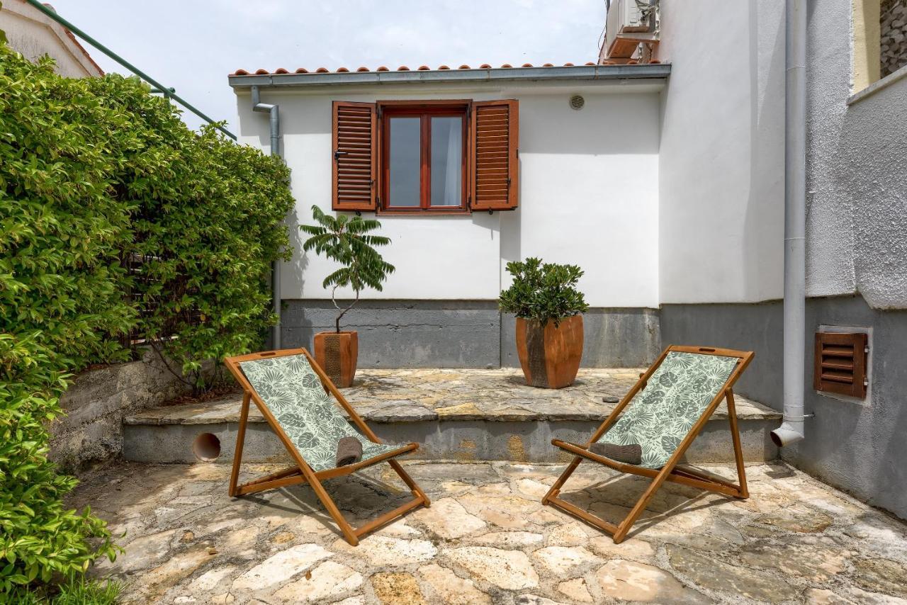 Apartments Andi Petrcane Bagian luar foto