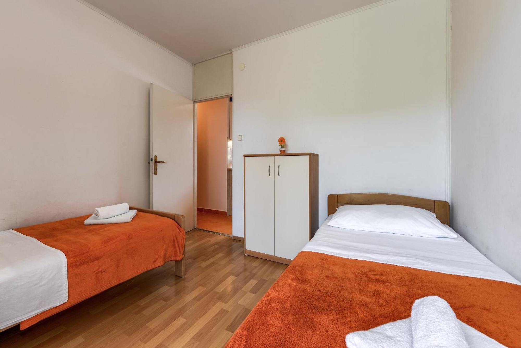 Apartments Andi Petrcane Ruang foto